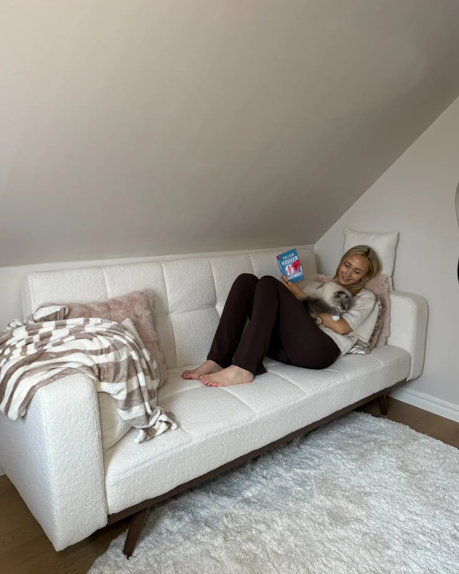 Sovesofa 3 personers HJULBY Boucle Cremehvid