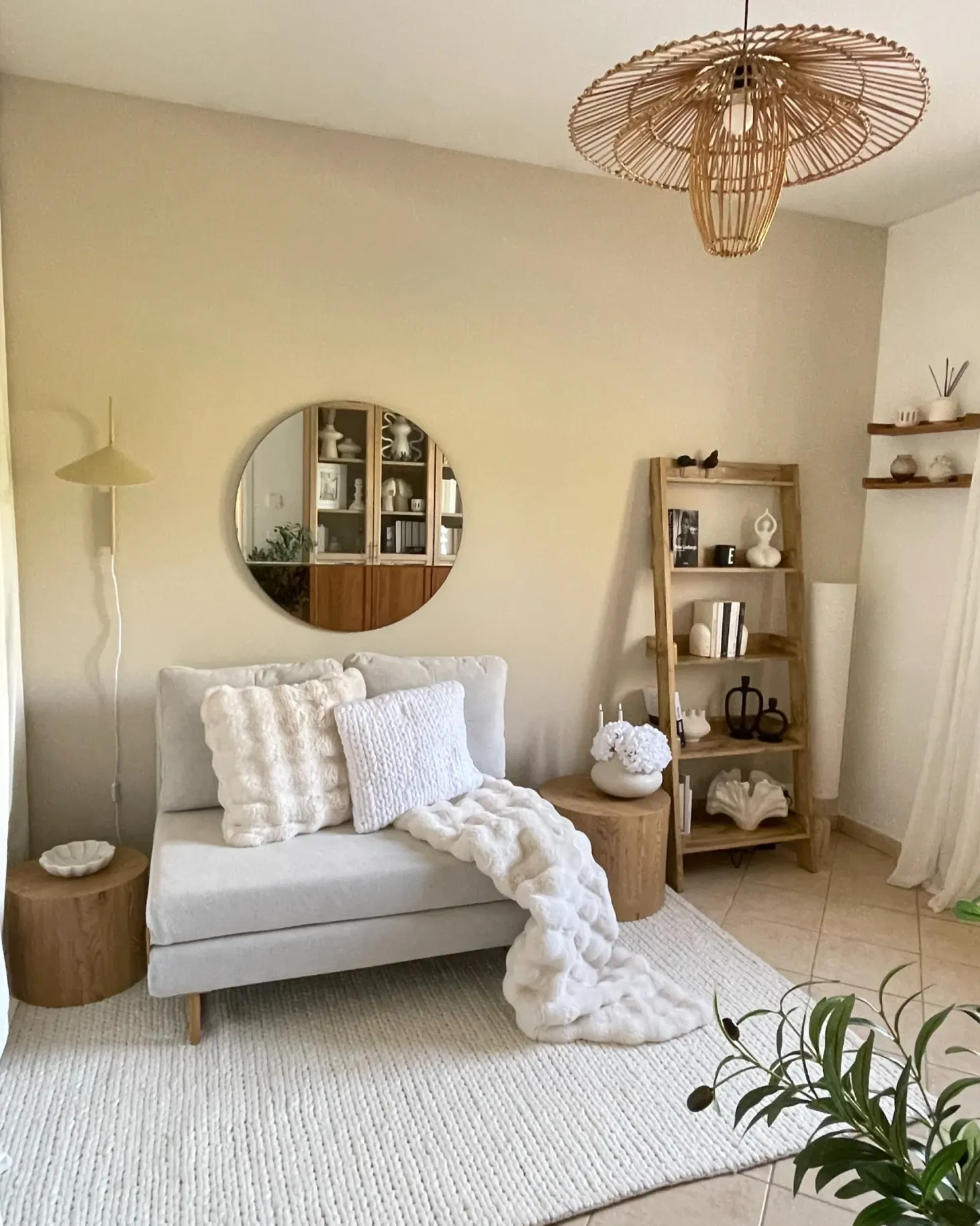 Sovesofa 2 personers JERSLEV Cremehvid