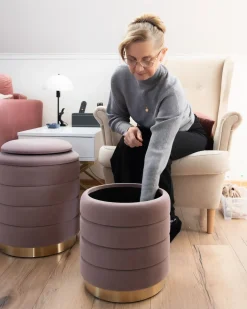 Sæt af 2 opbevaringspuffer GARLAND Velour Lyserød