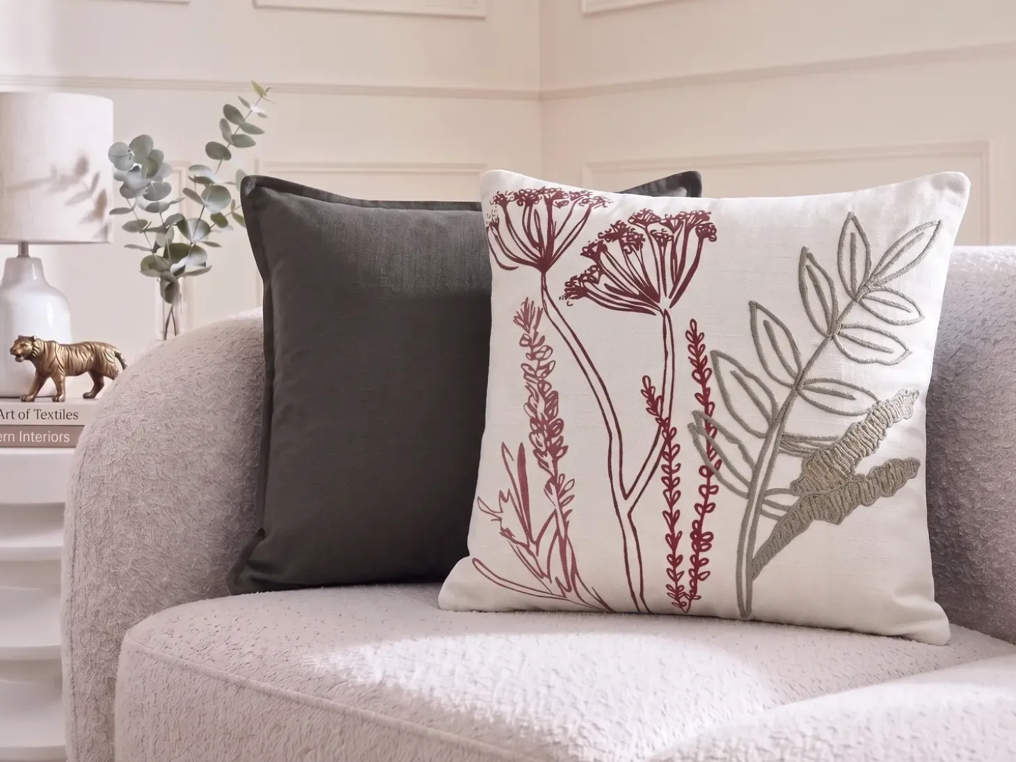 Sæt af 2 pyntepuder AGLAIA Bomuld 45 x 45 cm Hvid Blomstermønster