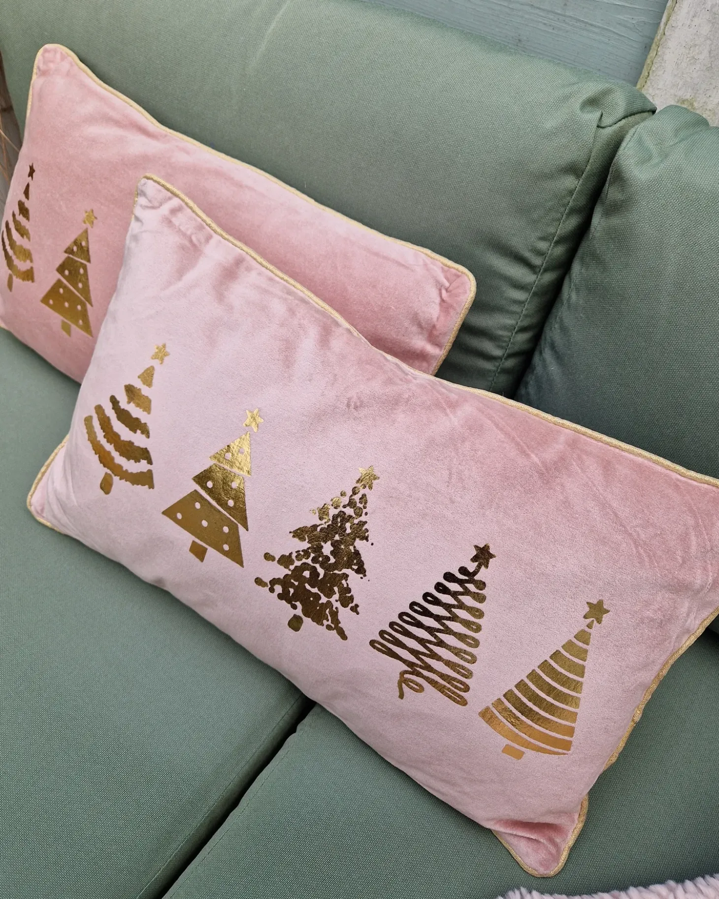 Sæt af 2 pyntepuder ALSOBIA Velour 30 x 50 cm Lyserød Julemønster