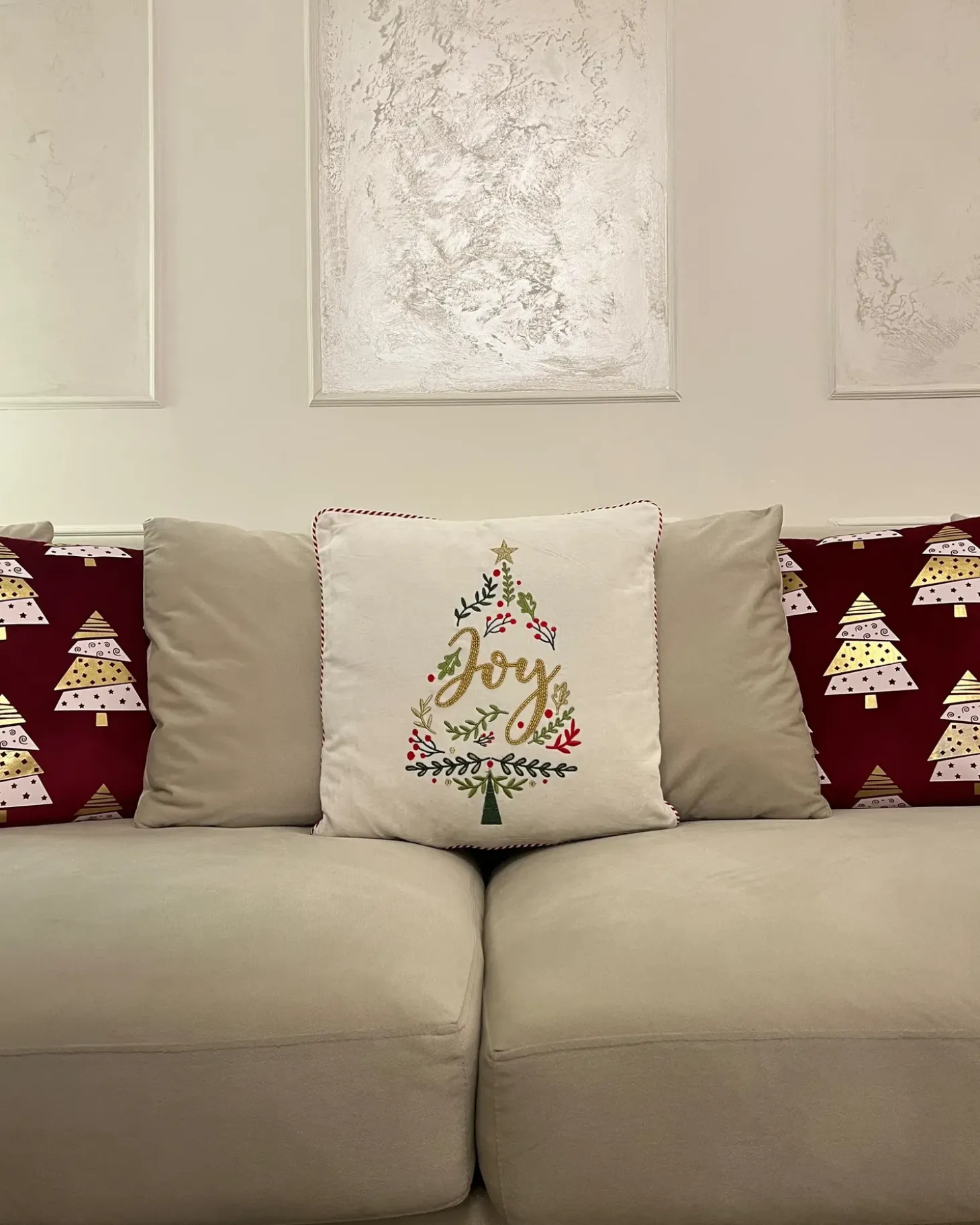 Sæt af 2 pyntepuder GOLDSPRUCE Velour 45 x 45 cm Rød Julemønster