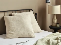 Sæt af 2 pyntepuder LEUZEA Boucle 60 x 60 cm Beige Ensfarvet
