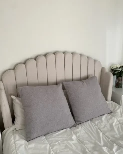 Sæt af 2 pyntepuder LEUZEA Boucle 45 x 45 cm Grå Ensfarvet