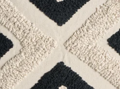 Sæt af 2 pyntepuder SARACA Bomuld 45 x 45 cm Sort/beige Geometrisk mønster