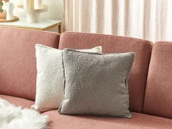 Sæt af 2 pyntepuder SENECIA Boucle 45 x 45 cm Beige Ensfarvet