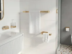 Sæt med 6 badeværelsestilbehør TUMACO Med håndtag og kroge til håndklæder Guld