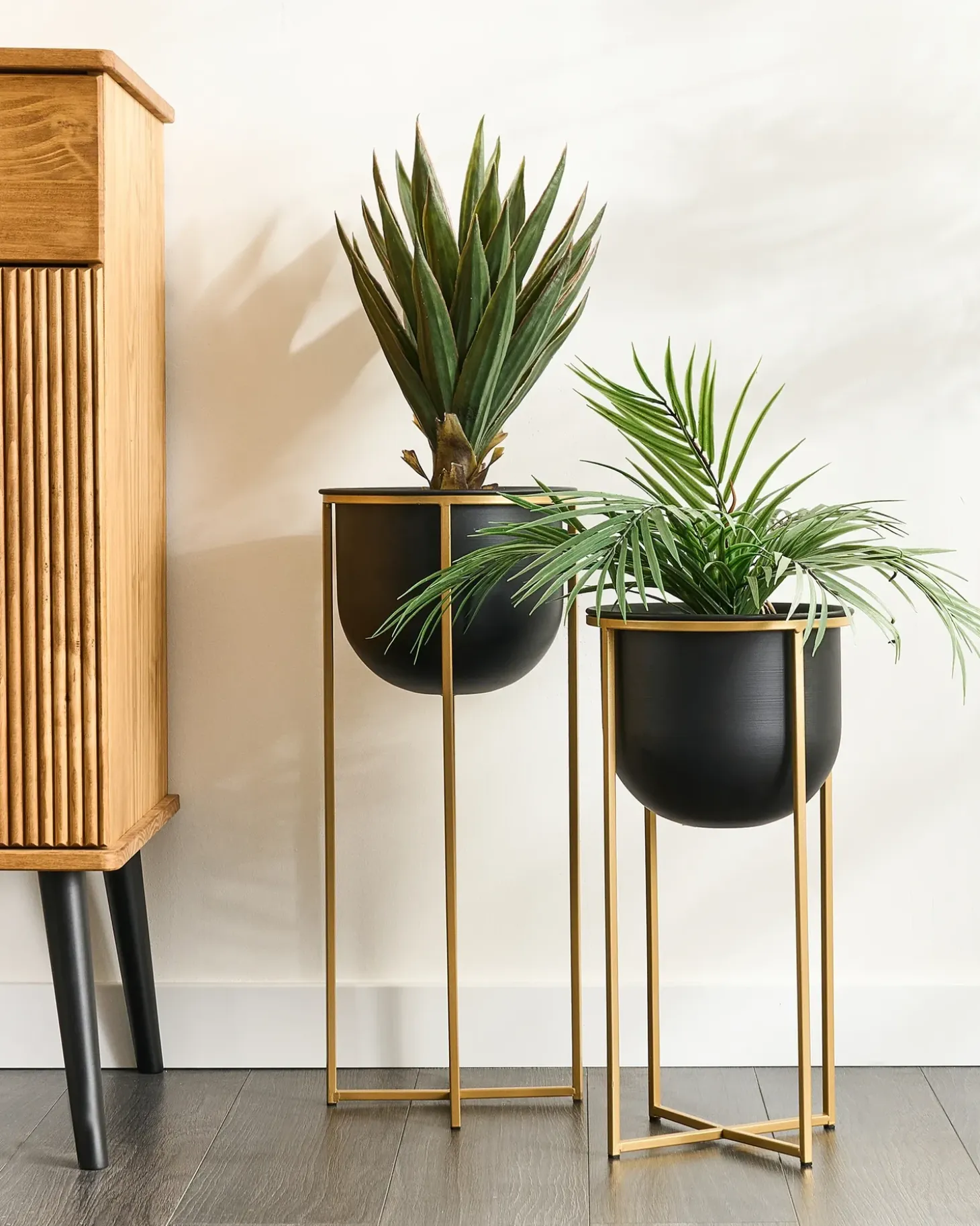 Sæt af 2 forhøjede plantekrukker THUJA Metal 21 cm Sort