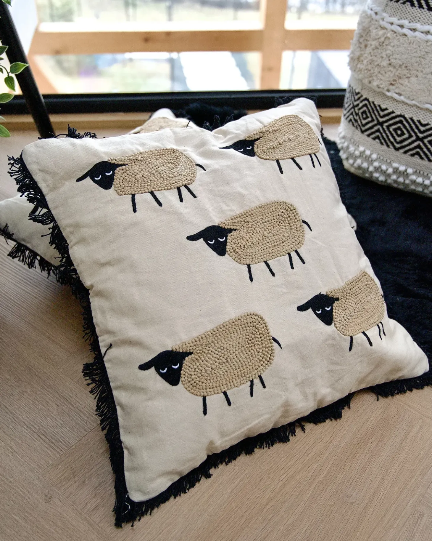 Sæt af 2 pyntepuder BANNU Boucle 45 x 45 cm Beige
