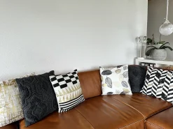 Sæt af 2 pyntepuder GARDENIA Bomuld 45 x 45 cm Guld Abstraktmønster