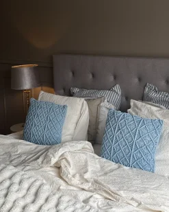 Sæt af 2 pyntepuder GOREME Boucle 45 x 45 cm Blå Geometrisk mønster
