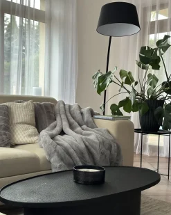 Sæt af 2 pyntepuder PUMILA Kunstig pels 45 x 45 cm Lysegrå Stribet mønster