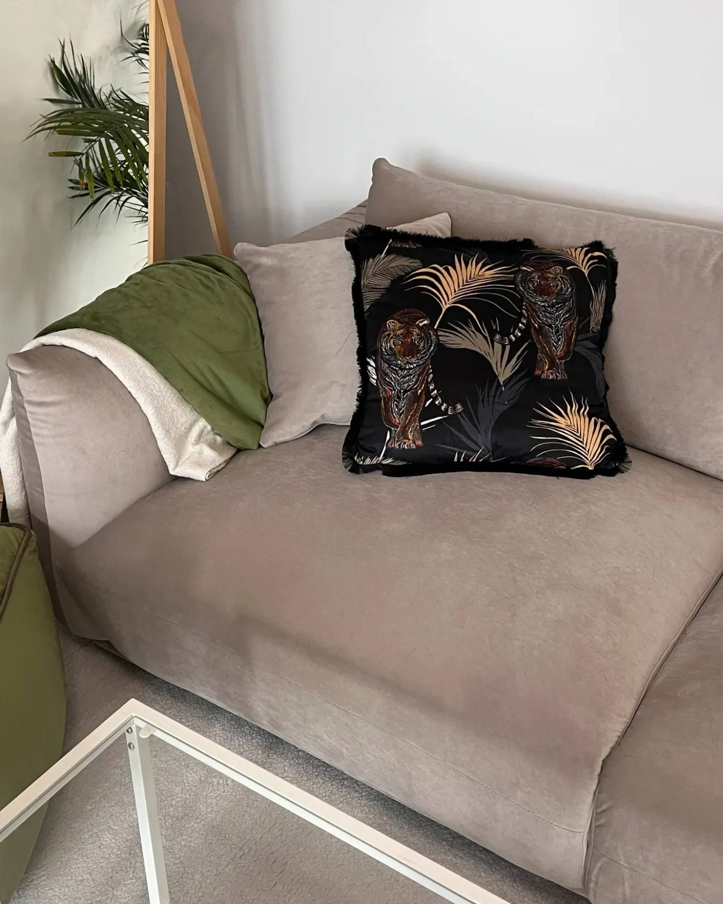Sæt af 2 pyntepuder RAMTEK Velour 45 x 45 cm Sort Dyremønster