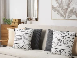 Sæt af 2 pyntepuder SCHEFFLERA Velour 45 x 45 cm Hvid Geometrisk mønster
