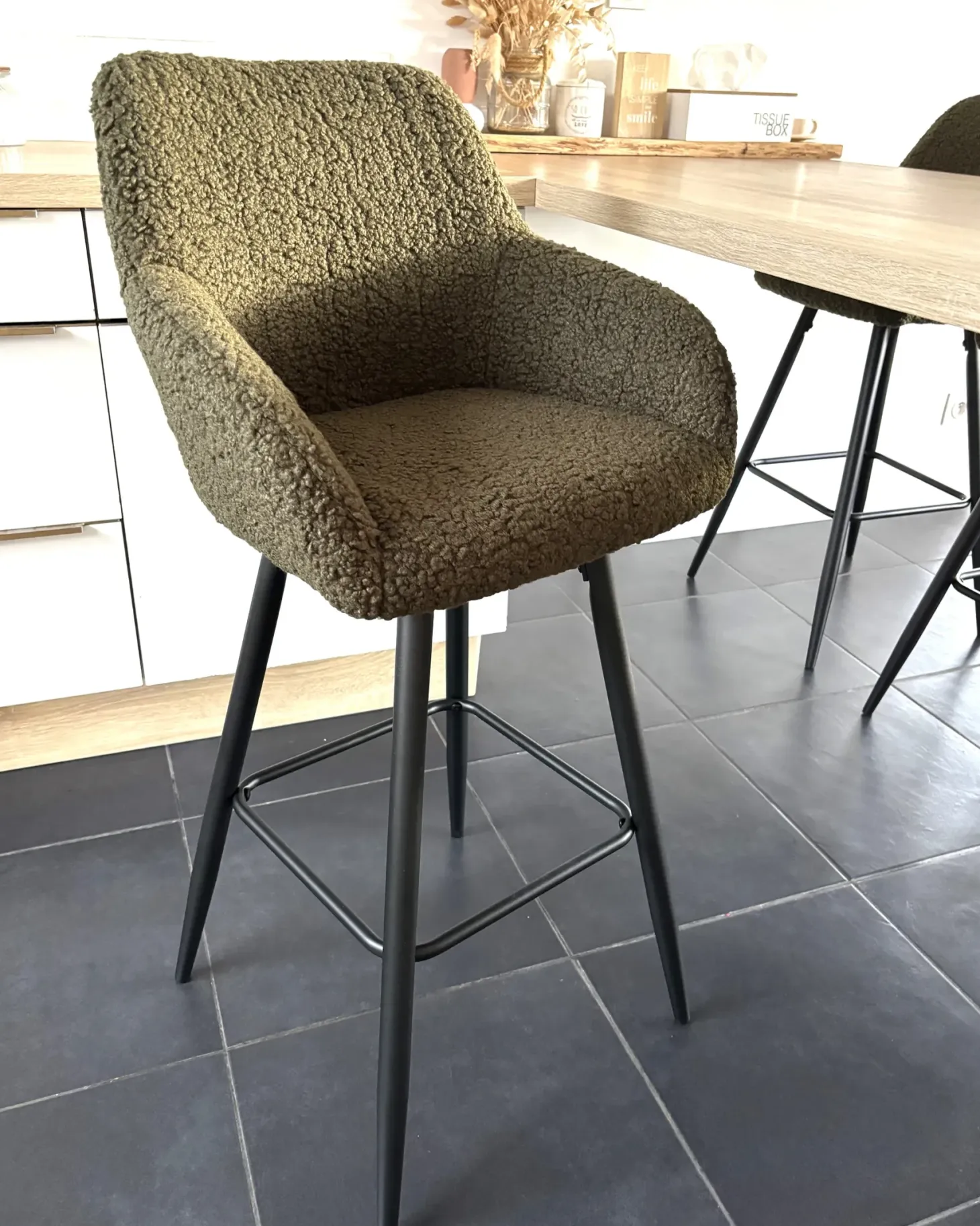 Sæt med 2 barstole CASMALIA Boucle Mørkegrøn