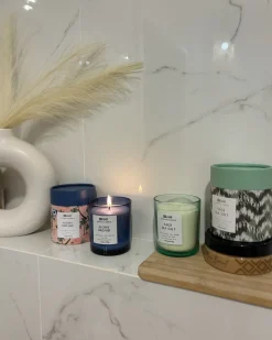 Sæt med 3 duftlys COLORFUL BARREL Soja voks Fresh notes Blomster noter