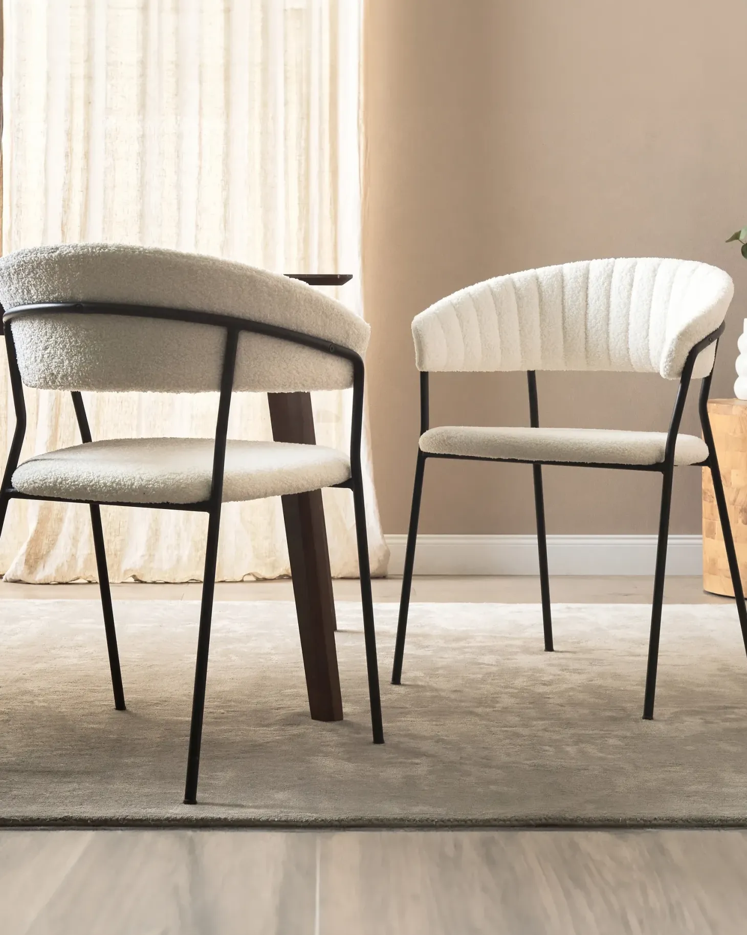 Sæt med 2 spisebordsstole MARIPOSA Boucle Cremehvid