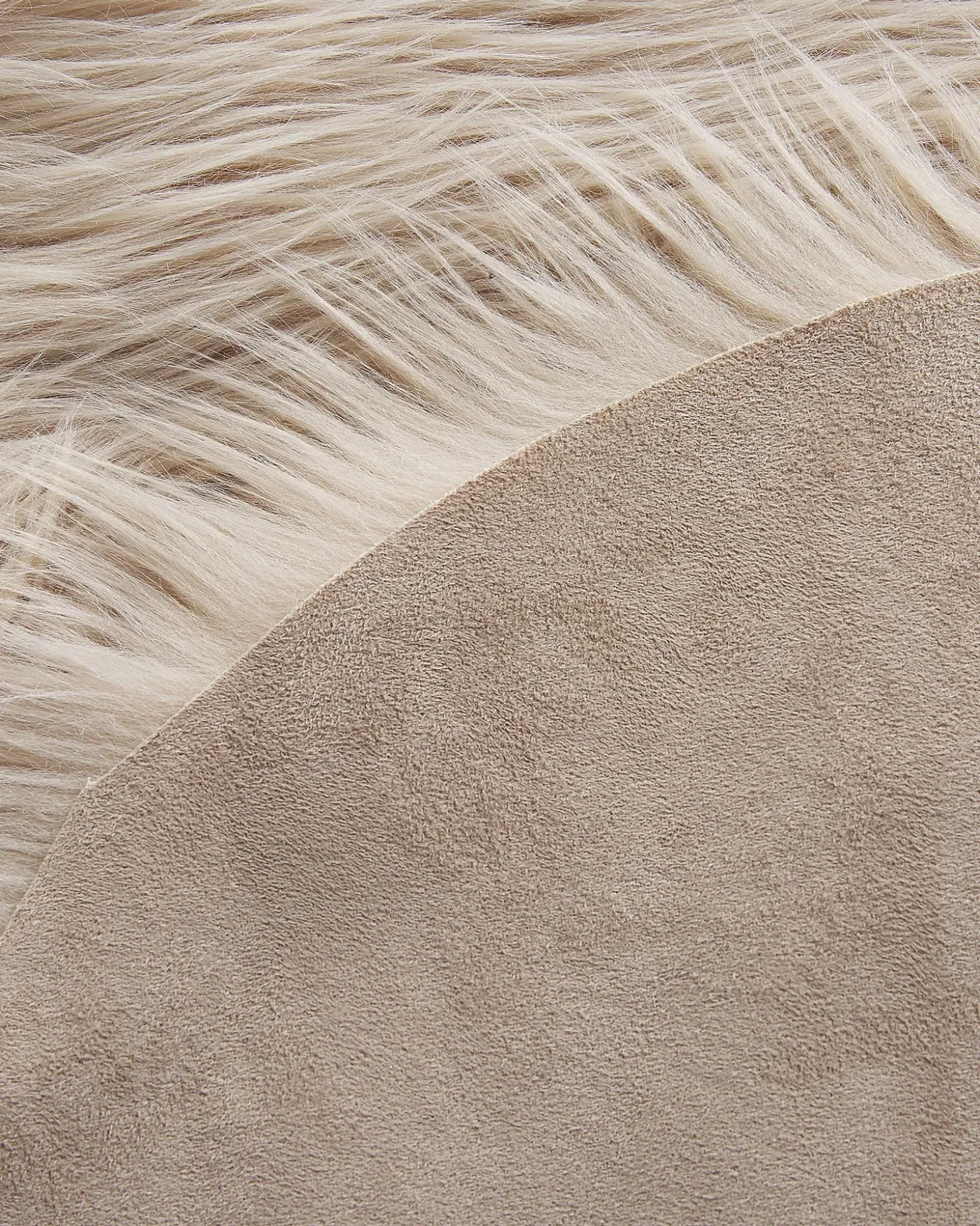 Tæppe af kunstpels MAMUNGARI Sand Beige 60 x 180 cm