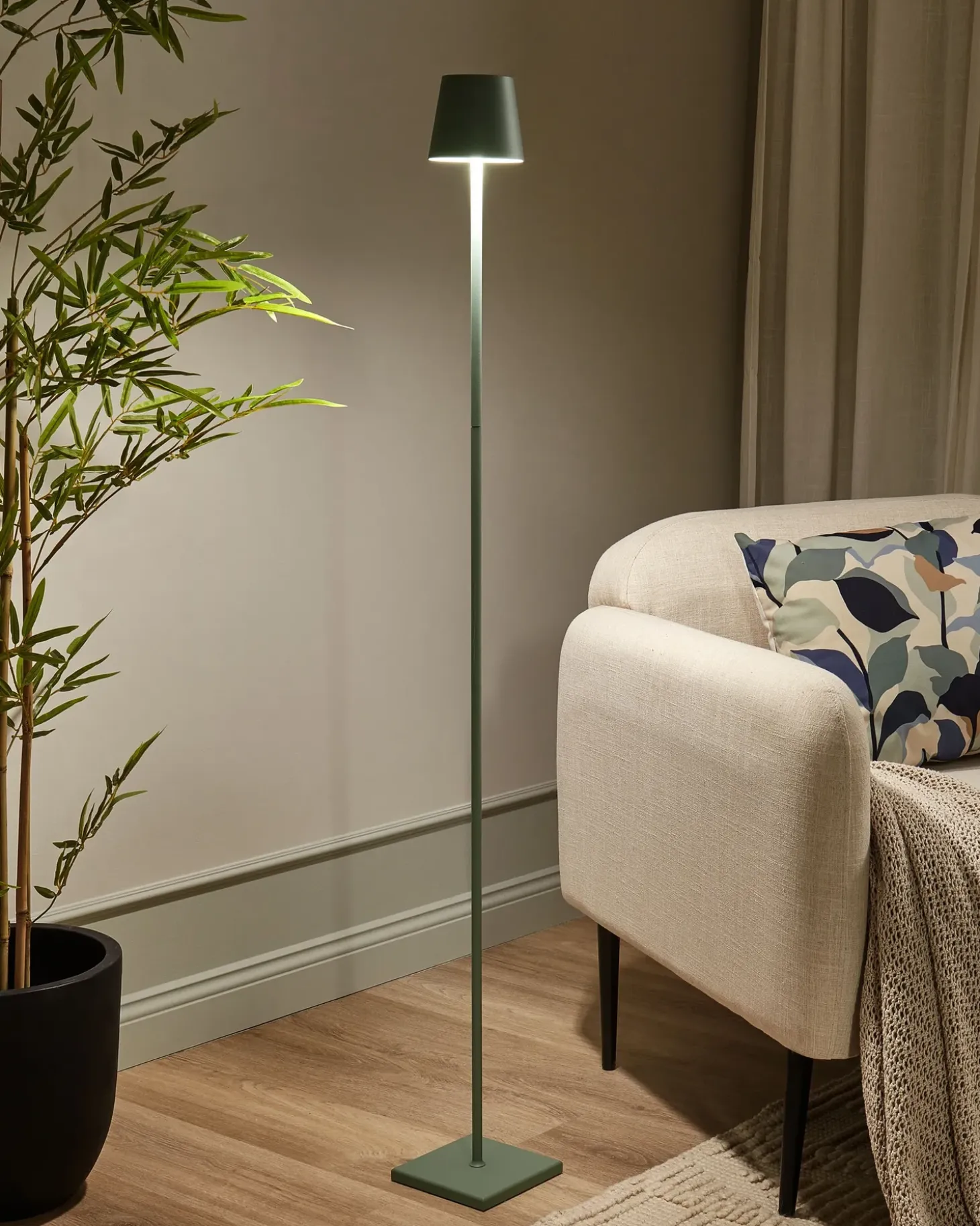 Trådløs LED gulvlampe GAVARRESA Med dæmpning Metal Grøn