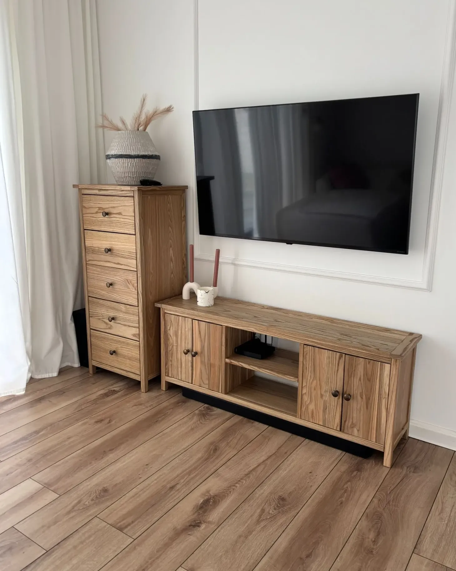 TV-bord SALTON Sassafras træ Brun