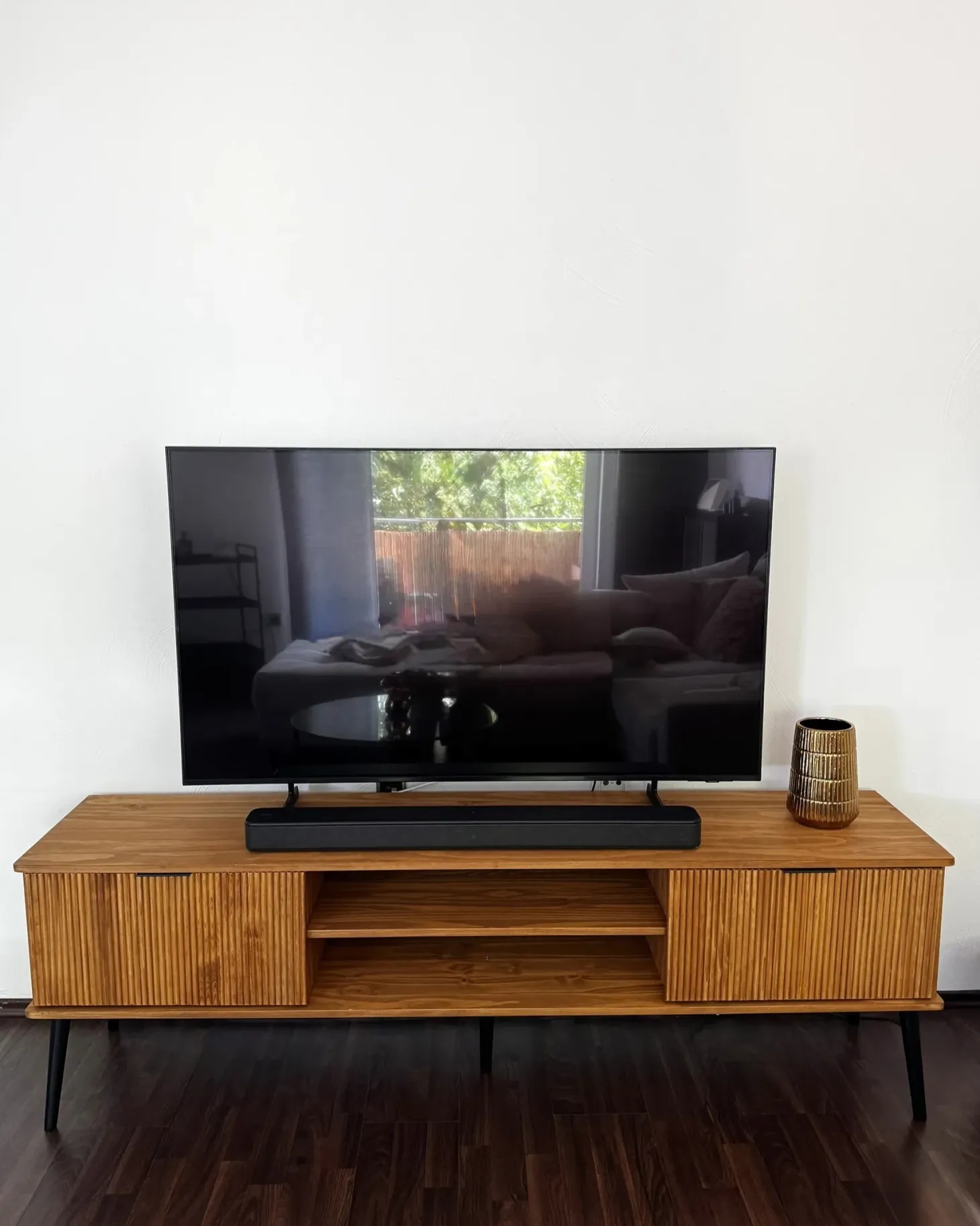 TV-bord TIMMINS Fyretræ Brun