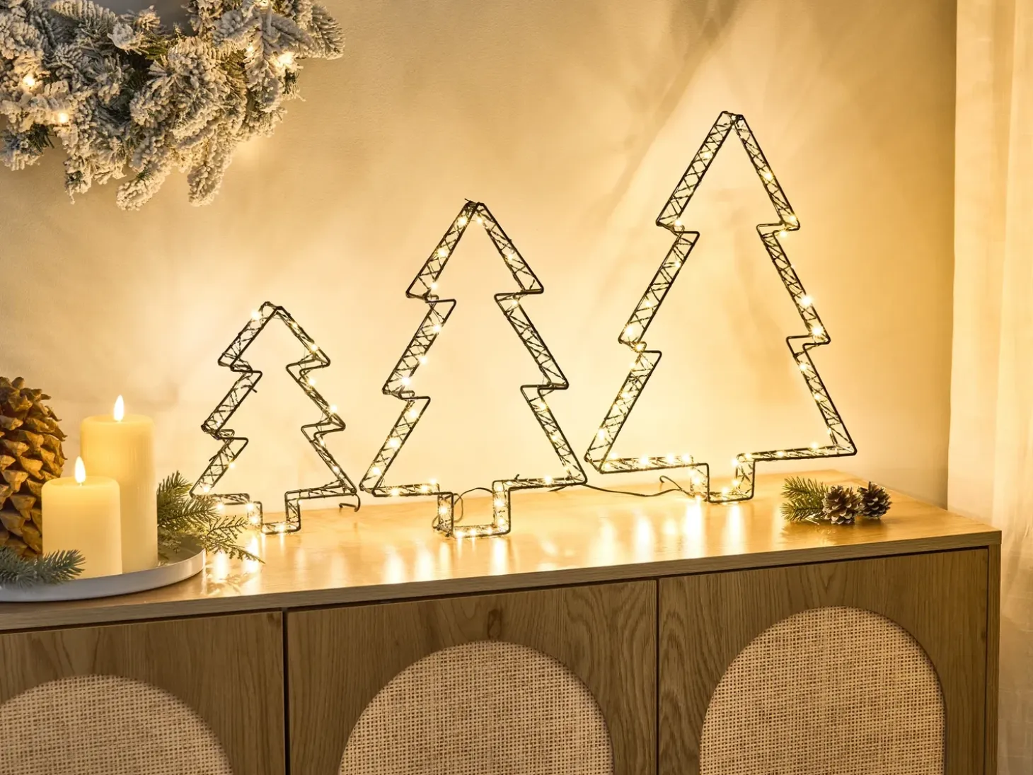 Udendørs dekoration LED LOFSEN Juletræ 45/35/25 cm Sort