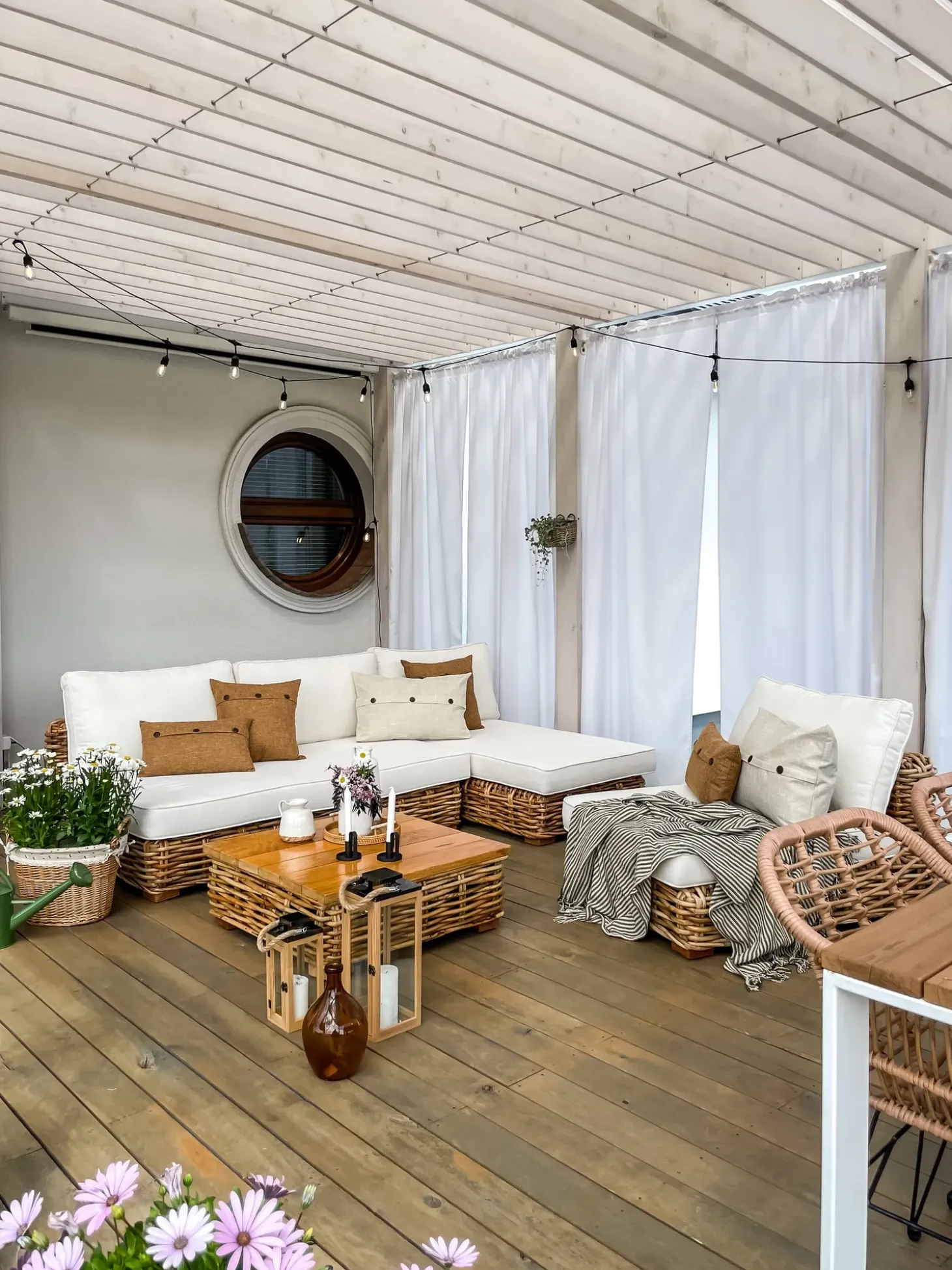 VARALLO 4 personers Loungesæt med bord Højrevendt Naturlig Rattan