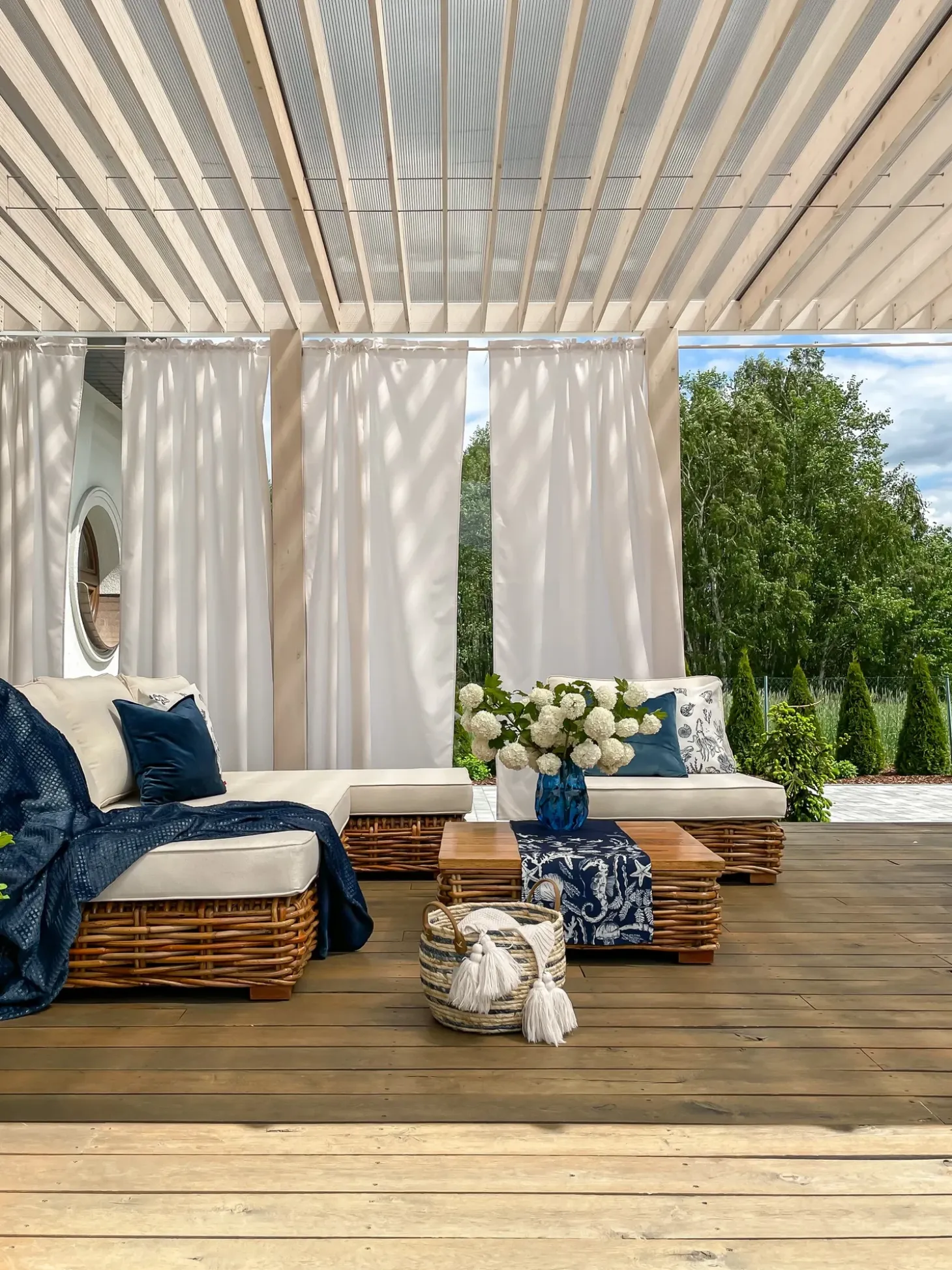 VARALLO 4 personers Loungesæt med bord Højrevendt Naturlig Rattan