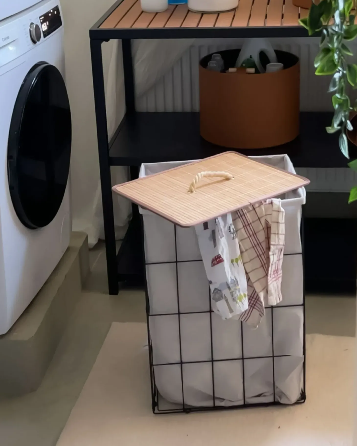 Vasketøjskurv MIRISSA Metal Sort 72 L